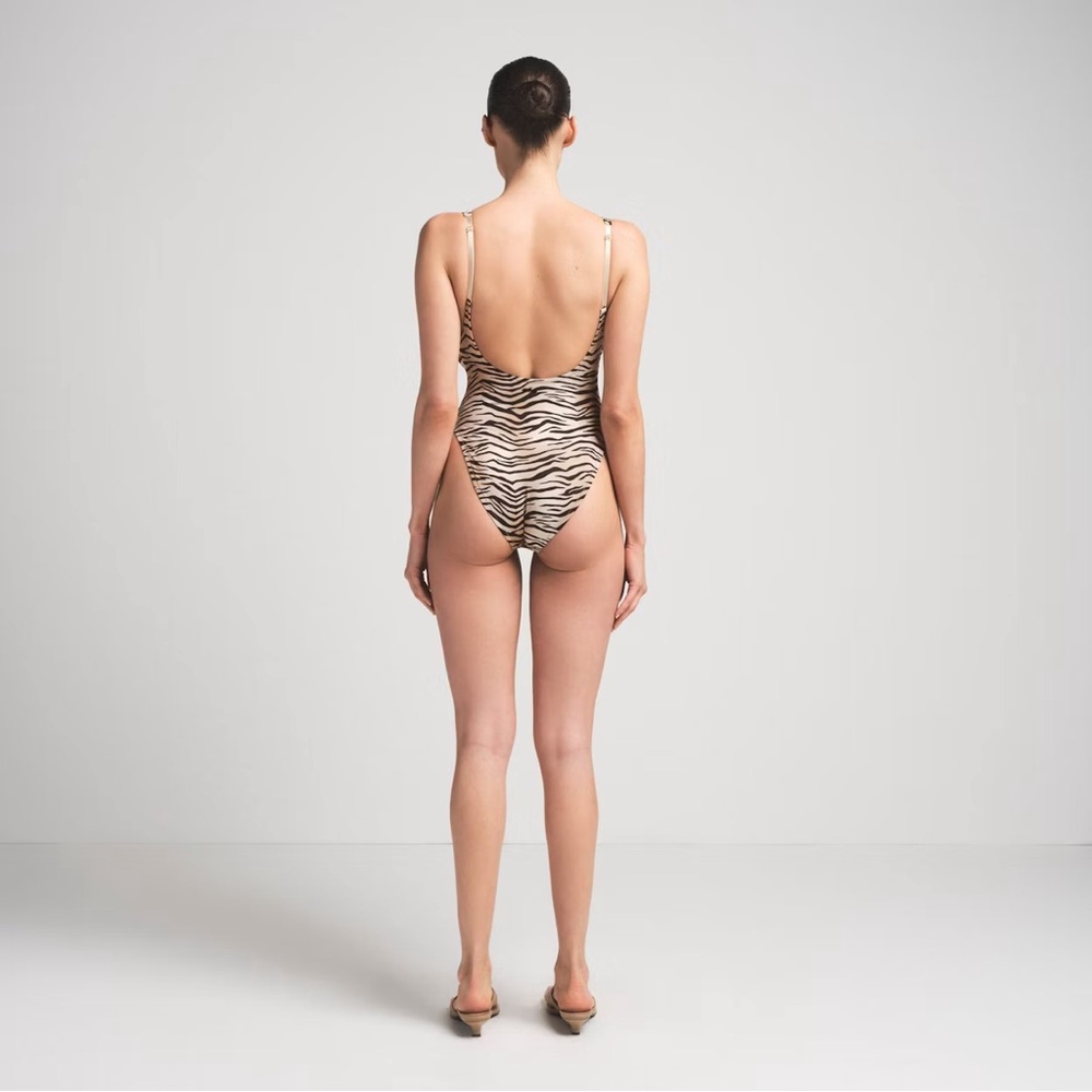 SKIMS NWT Signature Swim Scoop Neck One Piece in Champagne Tiger Print; Size S - Picture 7 of 12